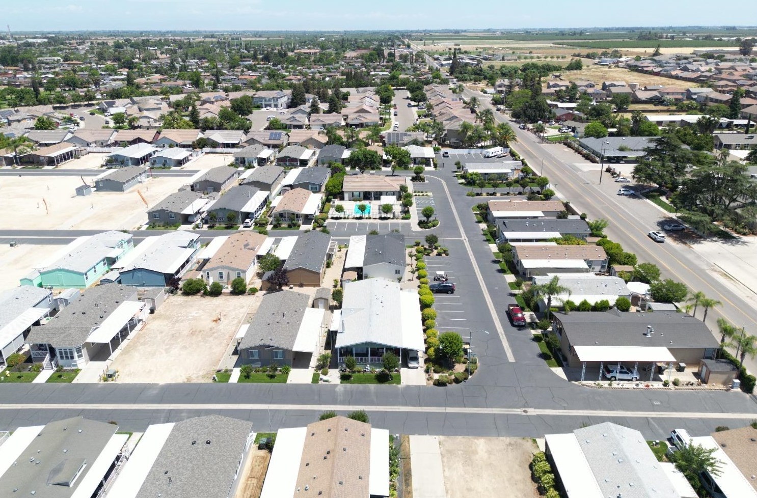 1584 Duke Dr, Livingston CA  95334-9343 exterior