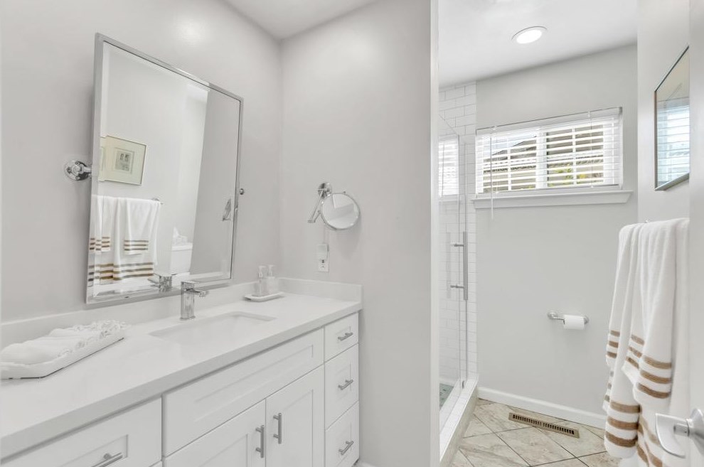 1840 Maryal Dr, Sacramento CA  95864-1548 exterior