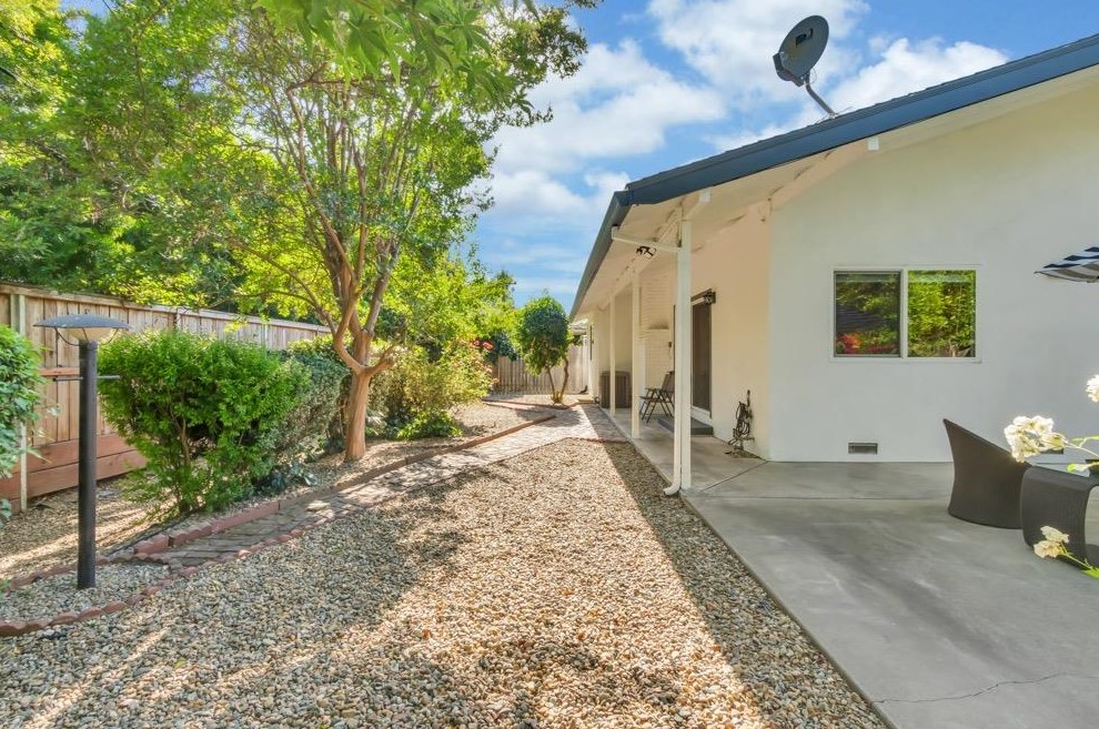 1840 Maryal Dr, Sacramento CA  95864-1548 exterior