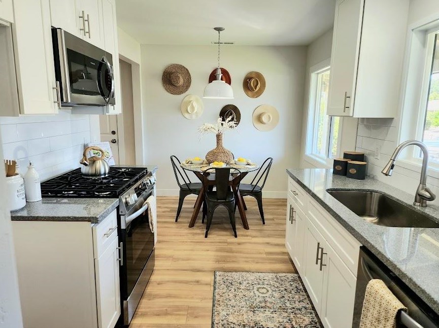 5652 Bradd Way, Sacramento CA  95822-3102 exterior