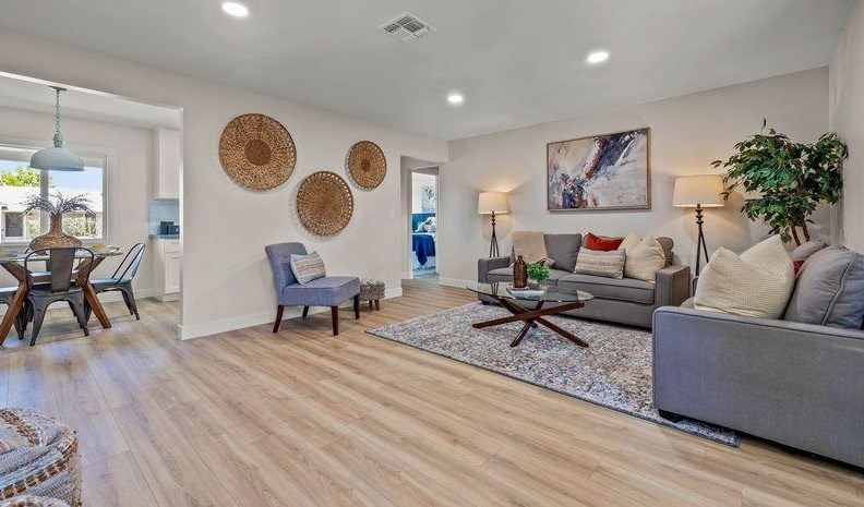 5652 Bradd Way, Sacramento CA  95822-3102 exterior