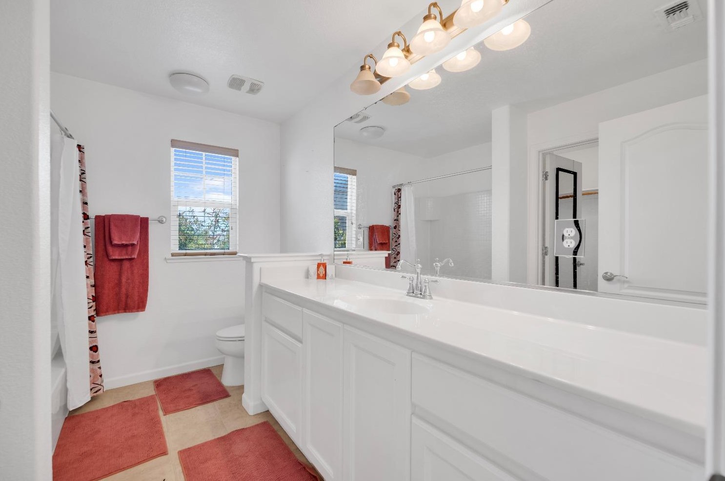 3355 Seymour Ct, West Sacramento CA  95691-5408 exterior