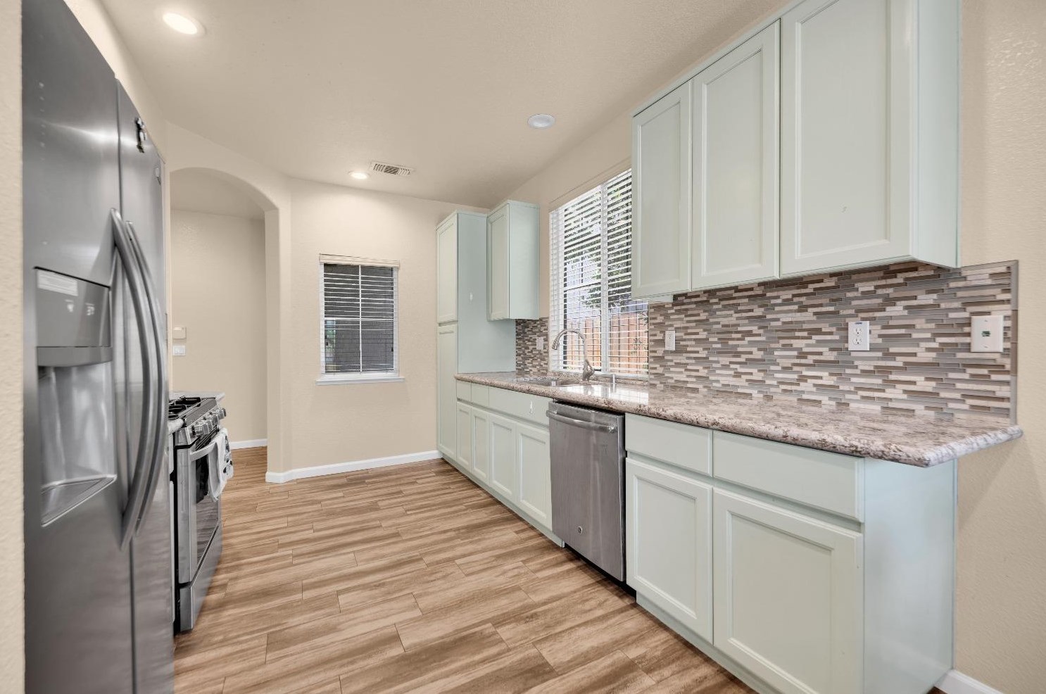 3355 Seymour Ct, West Sacramento CA  95691-5408 exterior