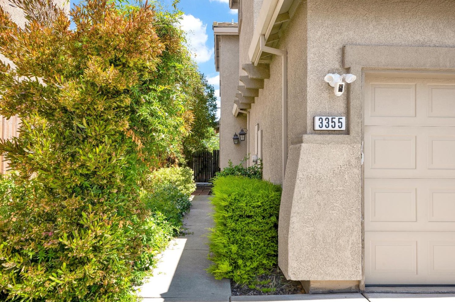 3355 Seymour Ct, West Sacramento CA  95691-5408 exterior