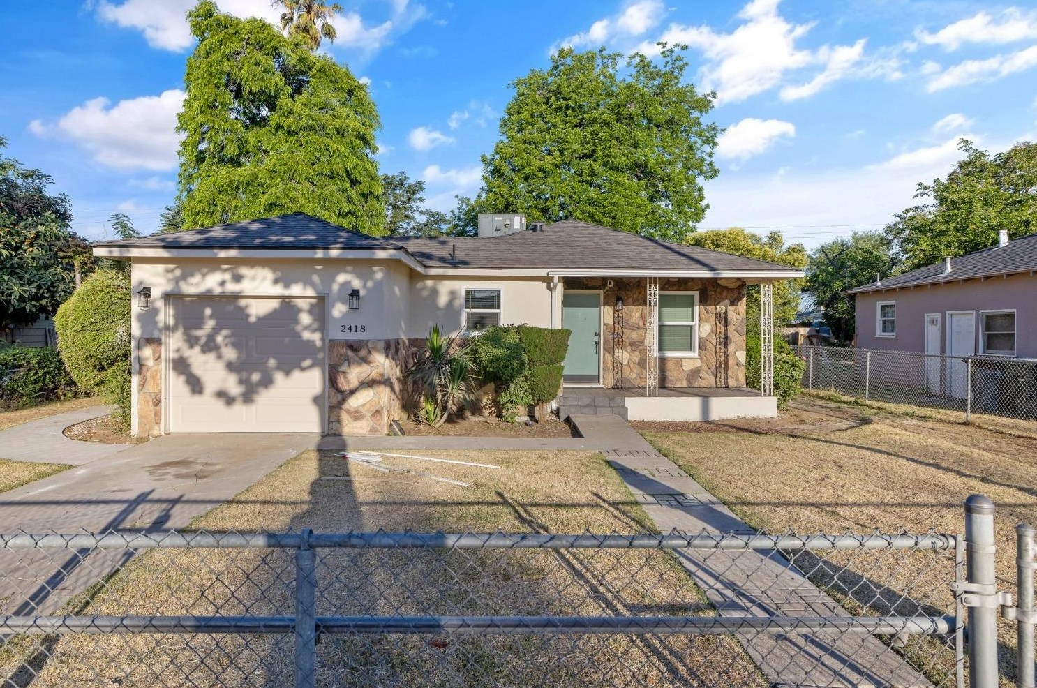 2418 S Holly Ave, Fresno, CA 93706