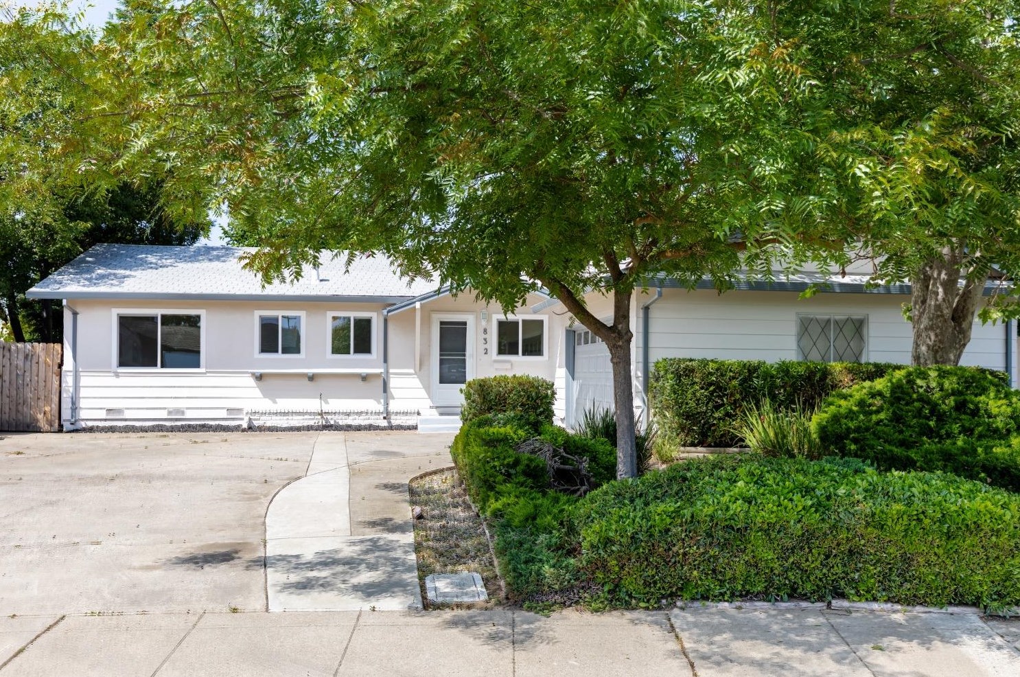 832 Bel Air Ct, Lodi, CA 95240