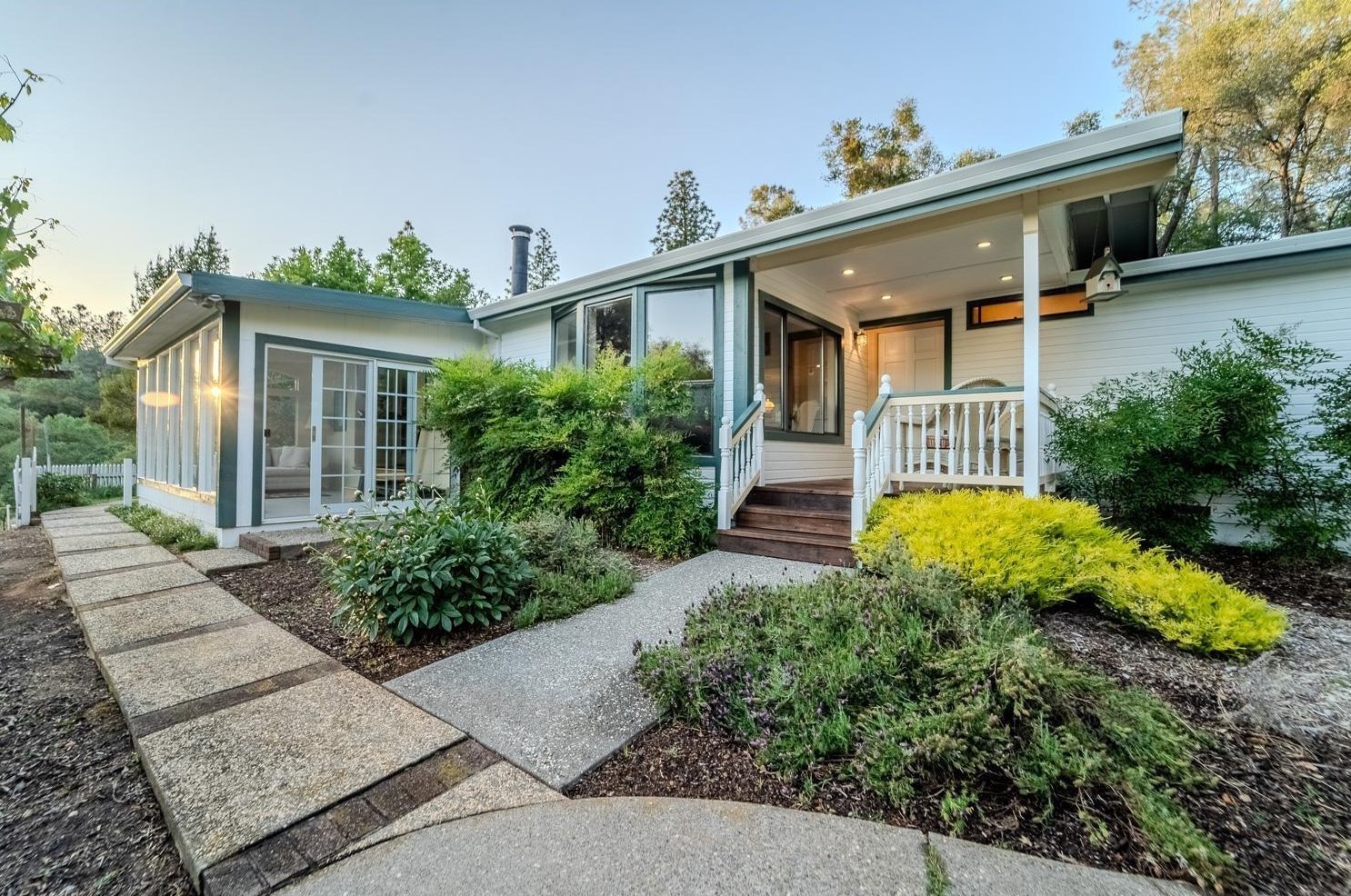 360 Songbird Ln, Diamond Springs, CA 95619-9364