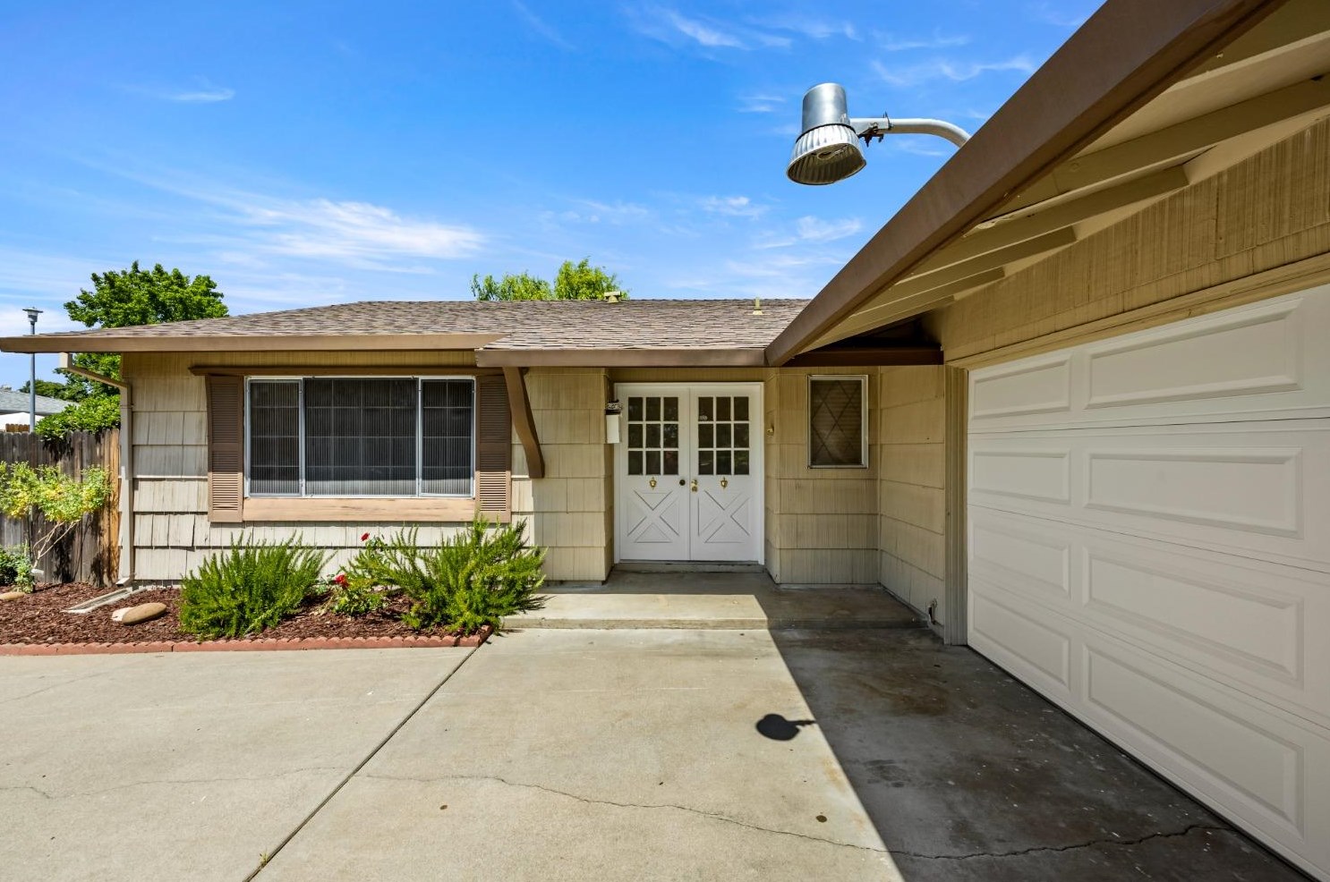 5720 Walerga Rd, Sacramento, CA 95842