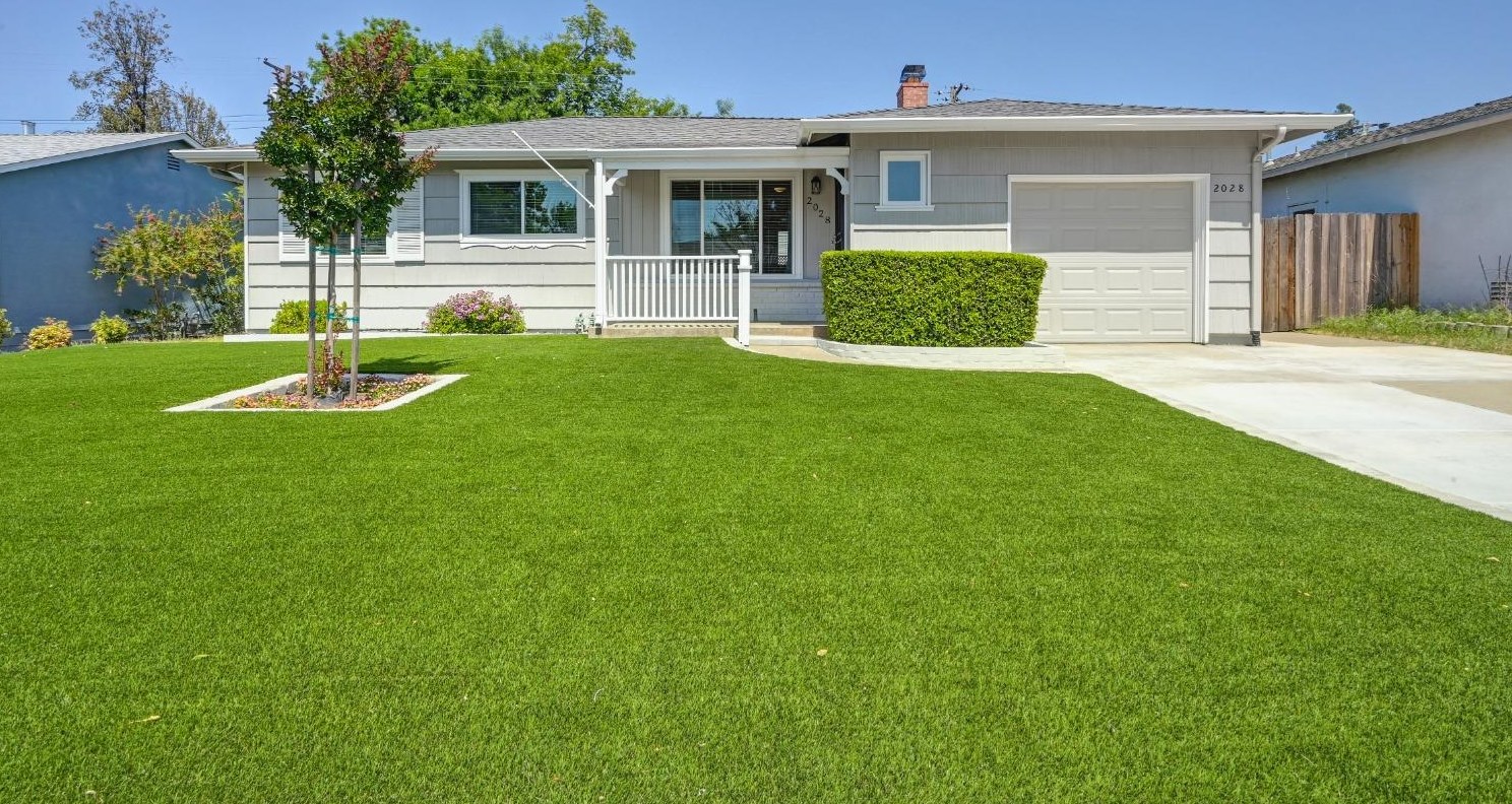 2028 Rockbridge Rd, Sacramento, CA 95815-4147