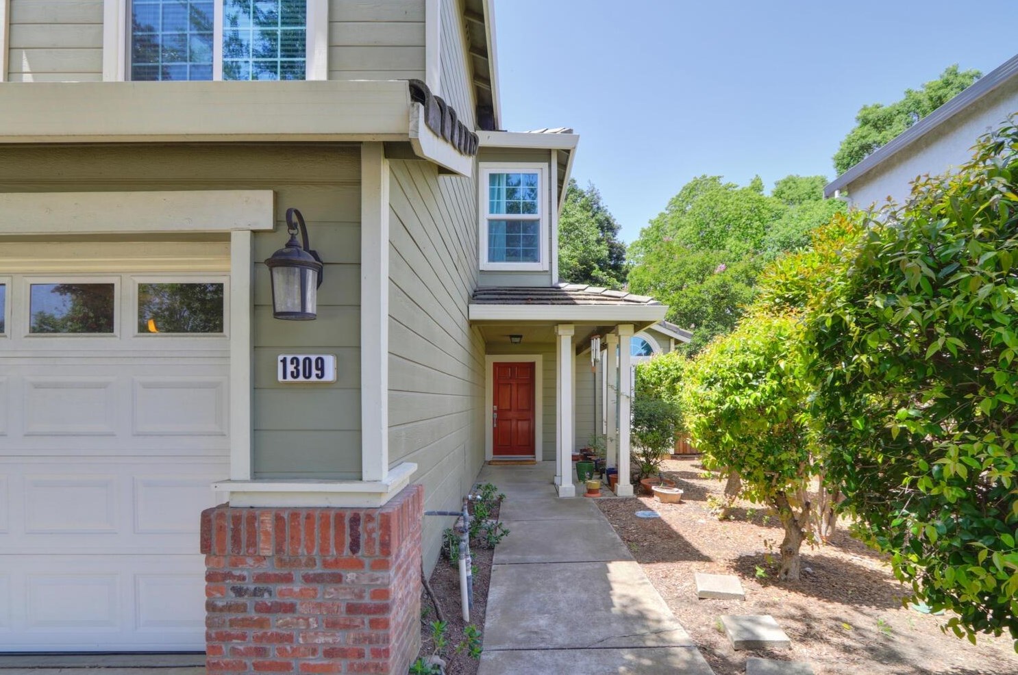 1309 Caceres Ct, Davis, CA 95618-6702