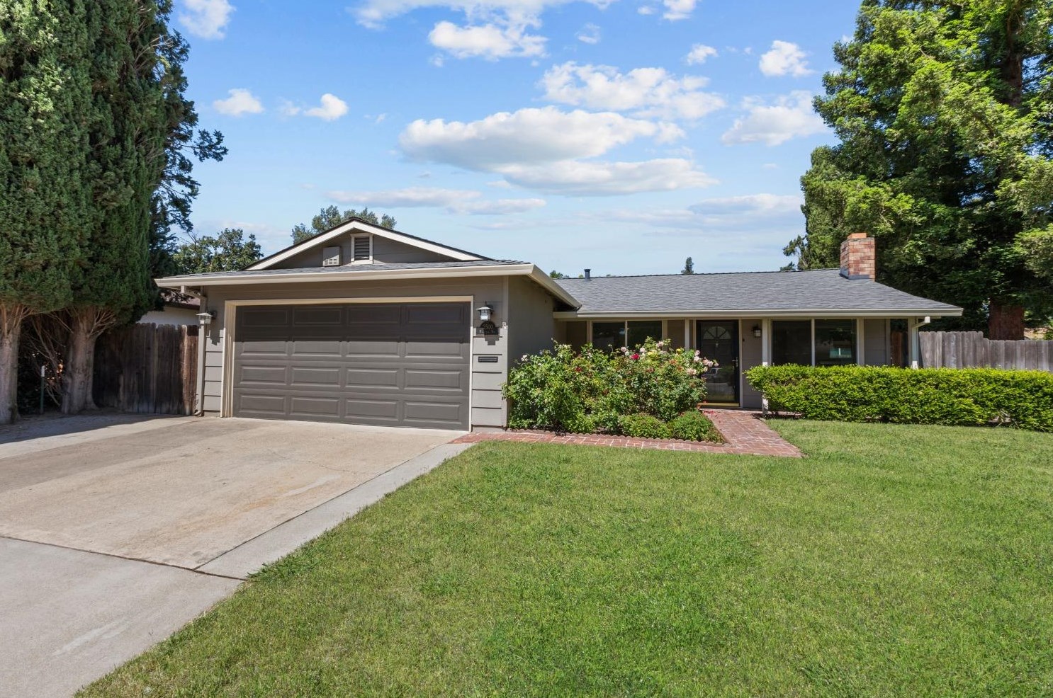 2500 Mackinaw Way, Sacramento, CA 95826-1810