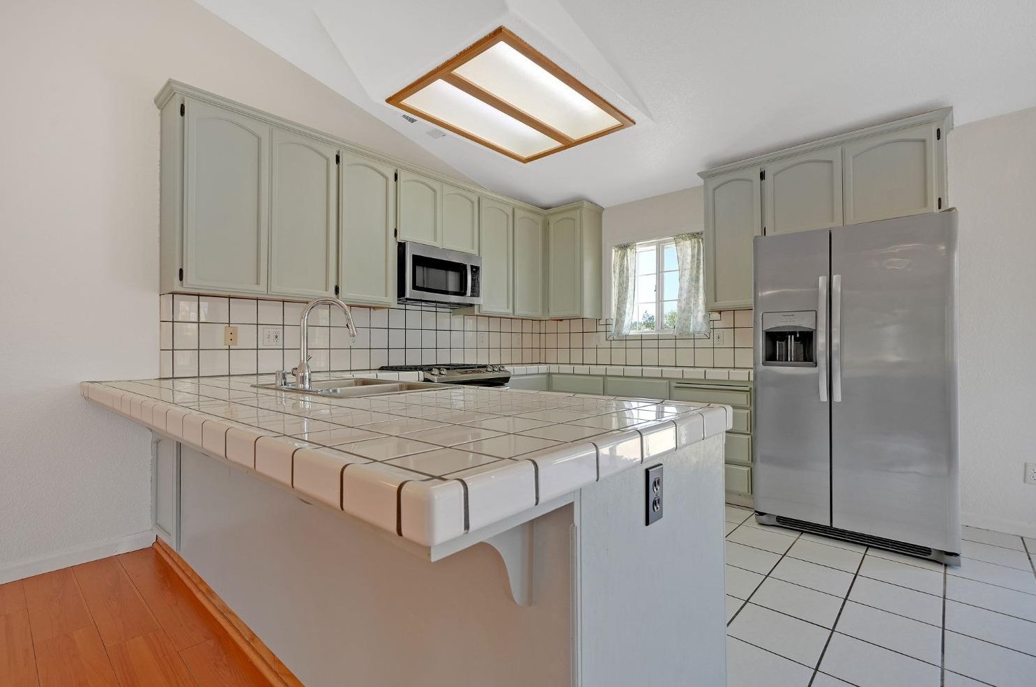 2818 Heinemann Dr, Valley Springs, CA 95252-9559