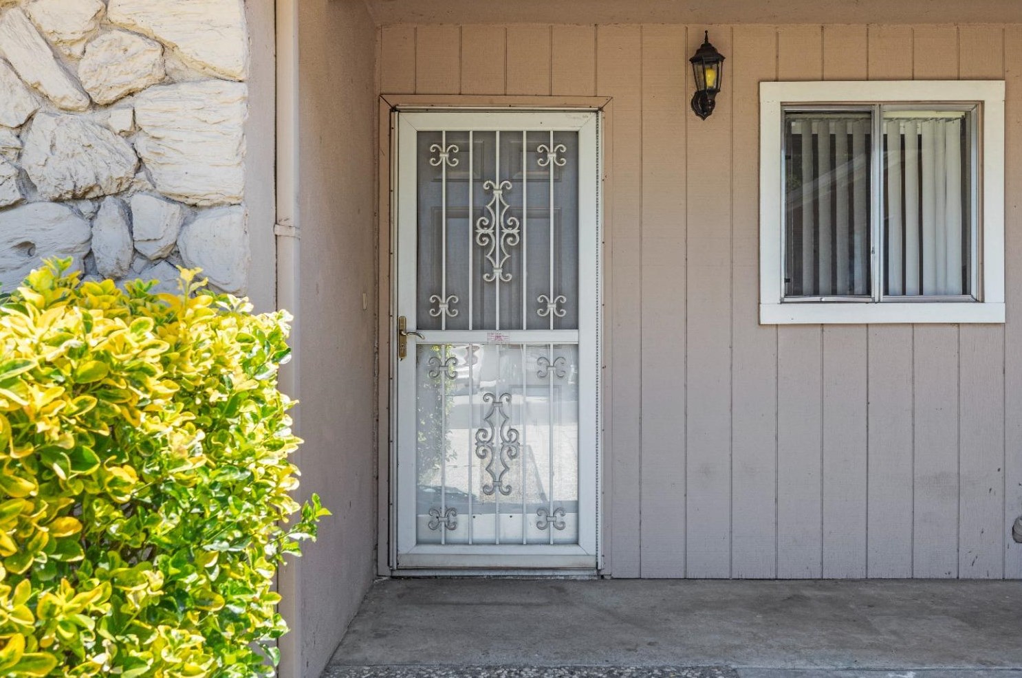 3040 Penny Ln, Modesto, CA 95354-2153