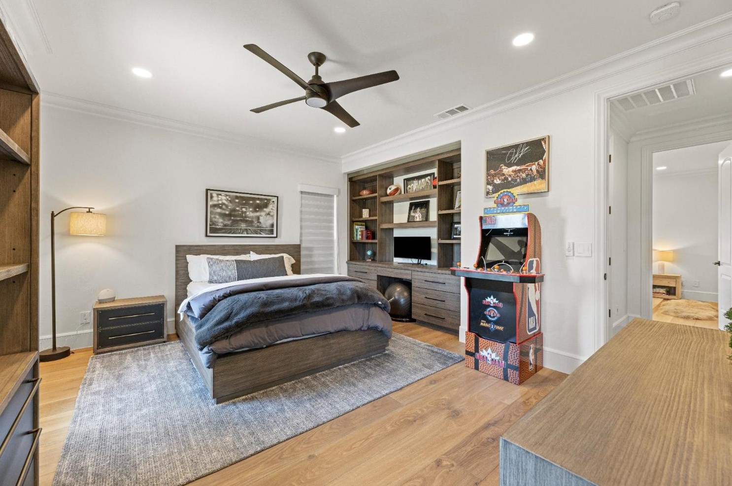 236 Socrates Pl, Folsom CA 95762-3957 exterior