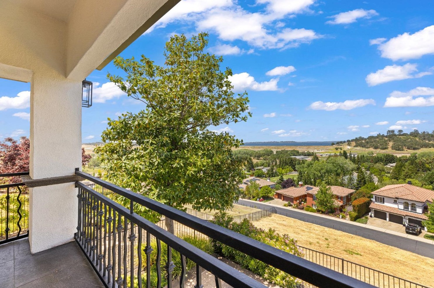 236 Socrates Pl, Folsom CA 95762-3957 exterior