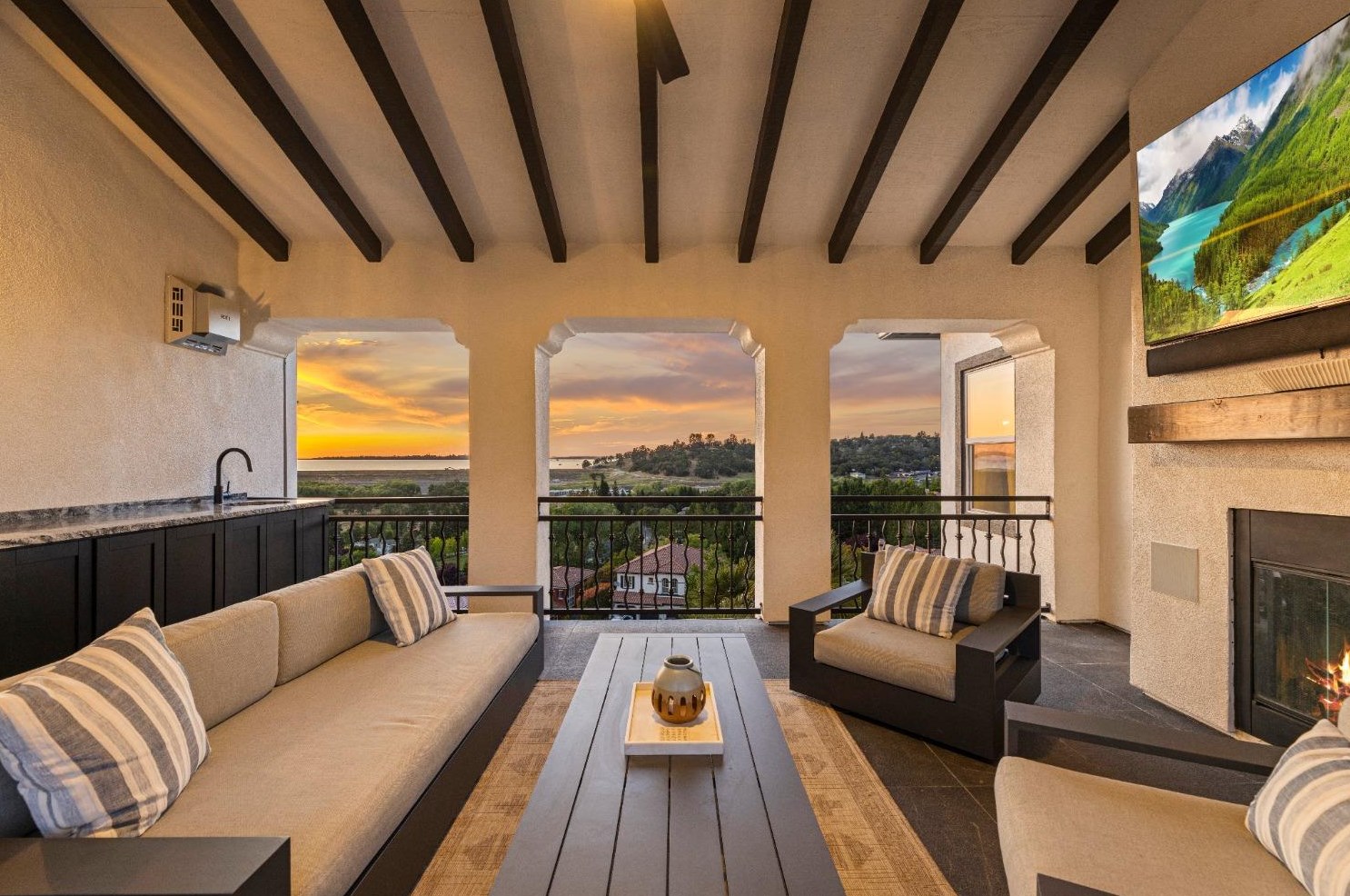 236 Socrates Pl, Folsom CA 95762-3957 exterior