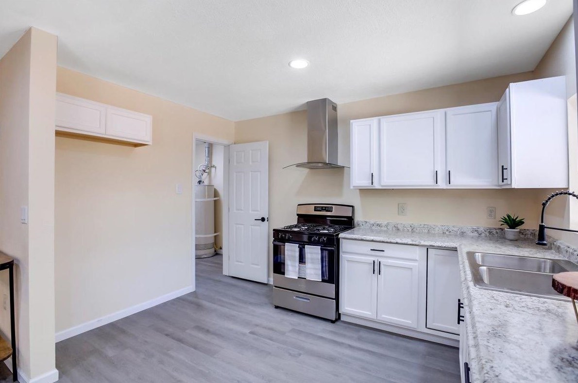 752 Jewell Ave, Yuba City CA  95991-5433 exterior