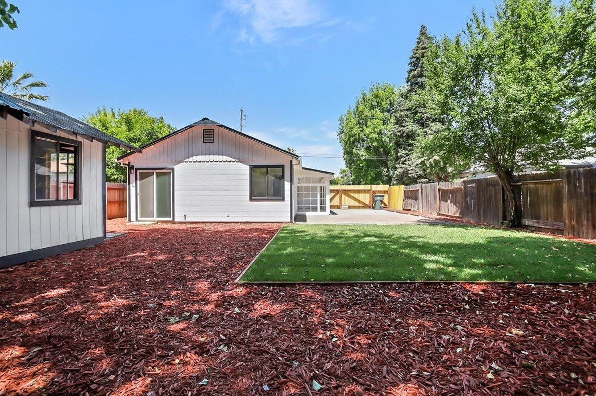 752 Jewell Ave, Yuba City CA  95991-5433 exterior