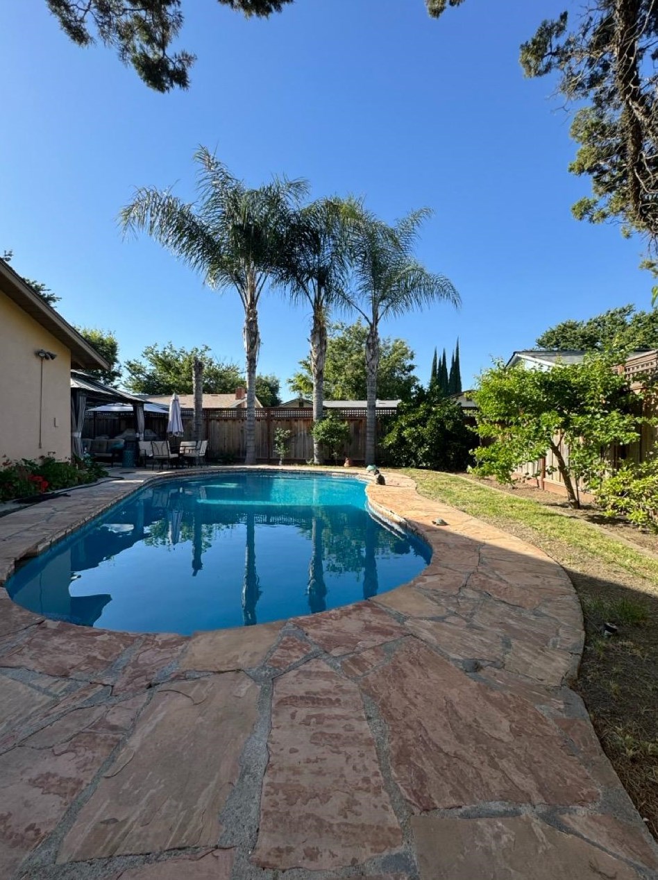 1704 Manzanita Dr, Modesto, CA 95355-3052