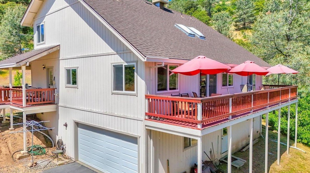 5225 Sierra Vista Rd, Vallecito, CA 95247-9315