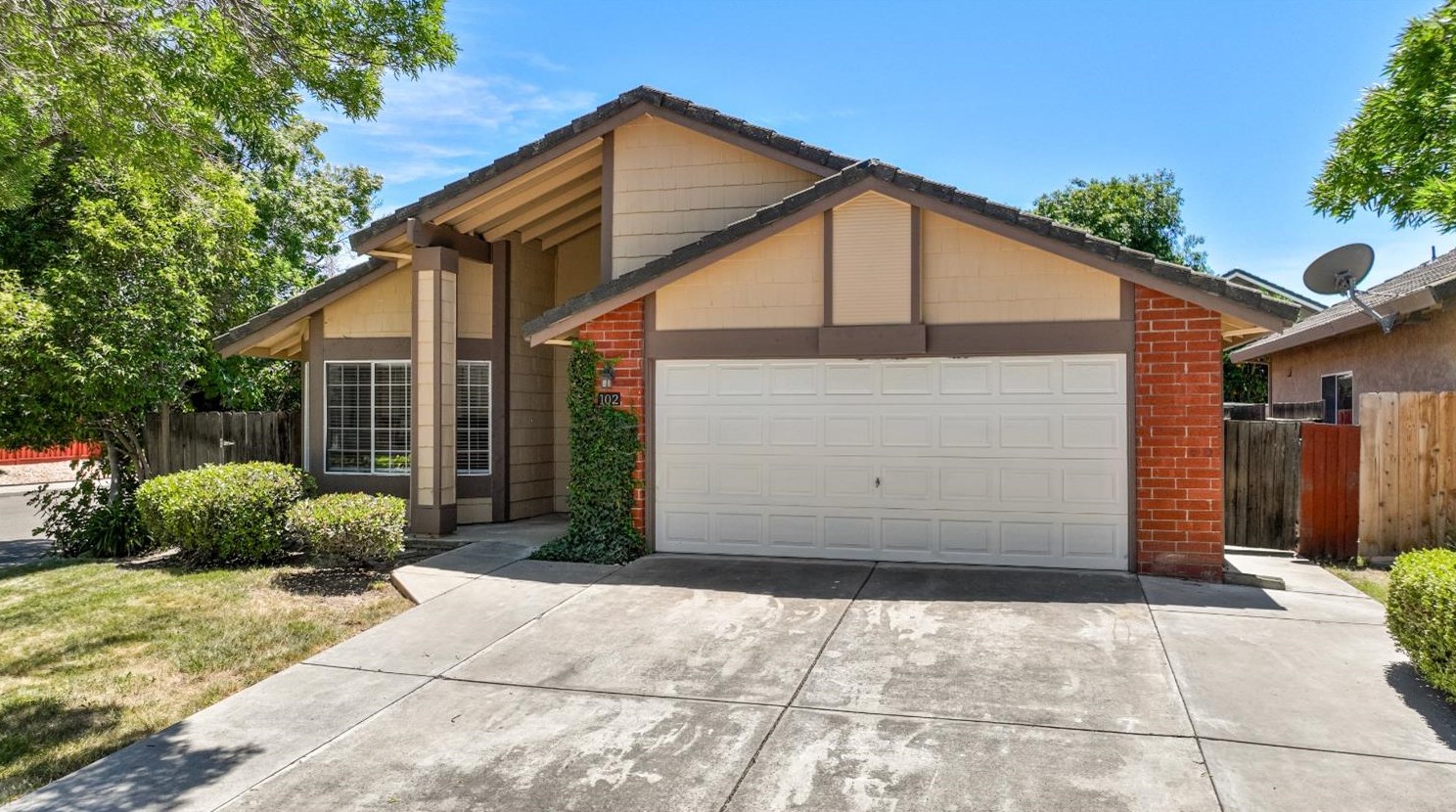 102 Machado Ct, Tracy, CA 95376-1327