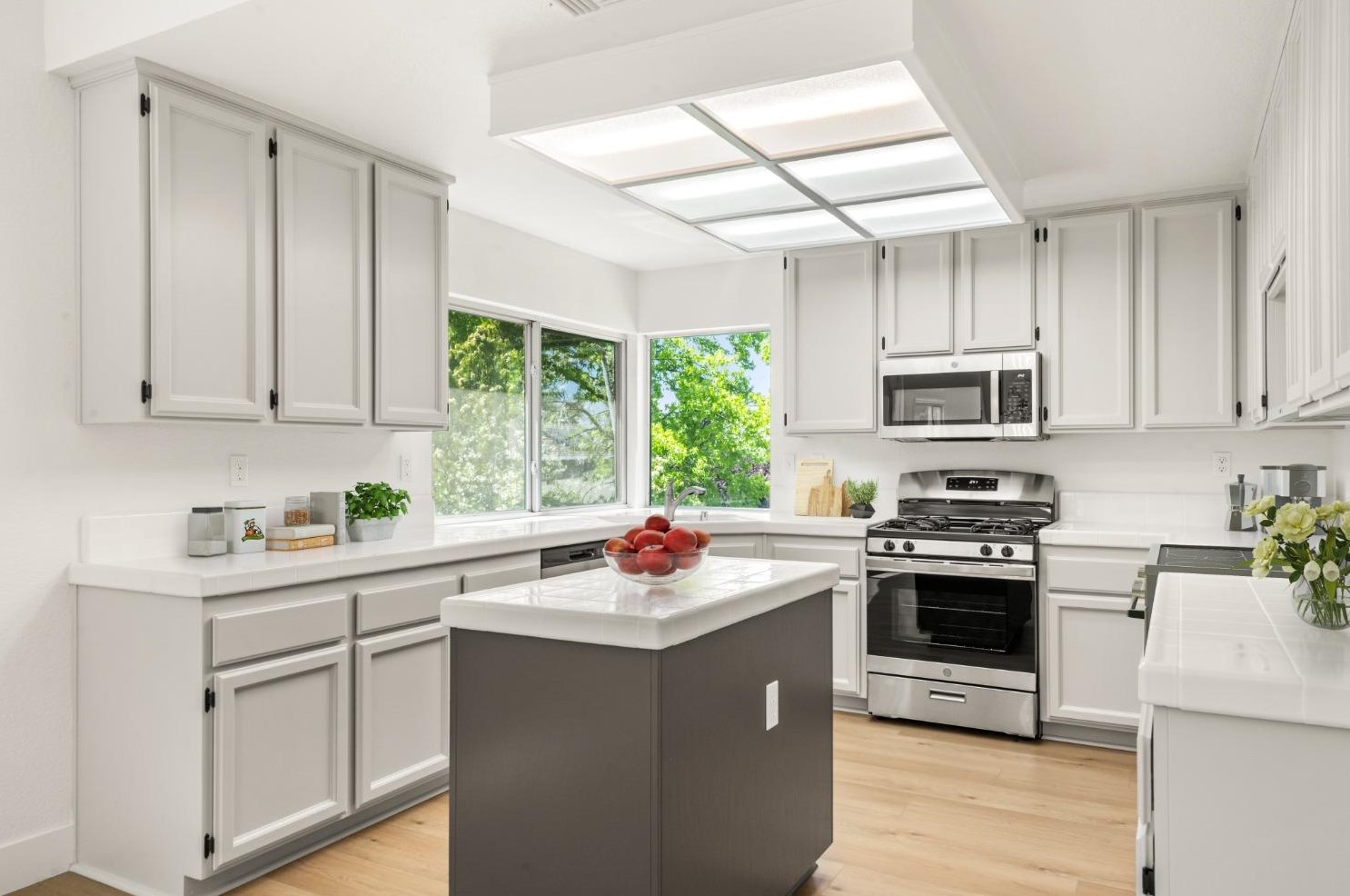 5900 Percheron Ct, Rocklin, CA 95677
