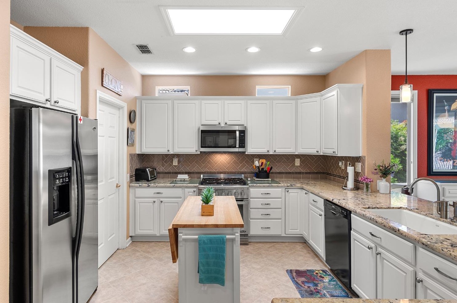 1573 Summerhill Ln, Lincoln CA  95648-8348 exterior