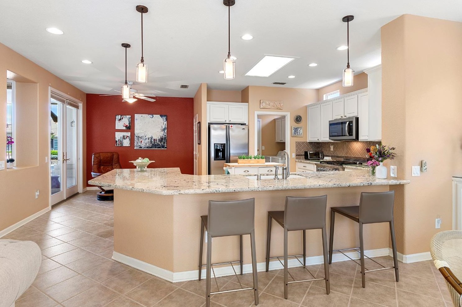 1573 Summerhill Ln, Lincoln CA  95648-8348 exterior