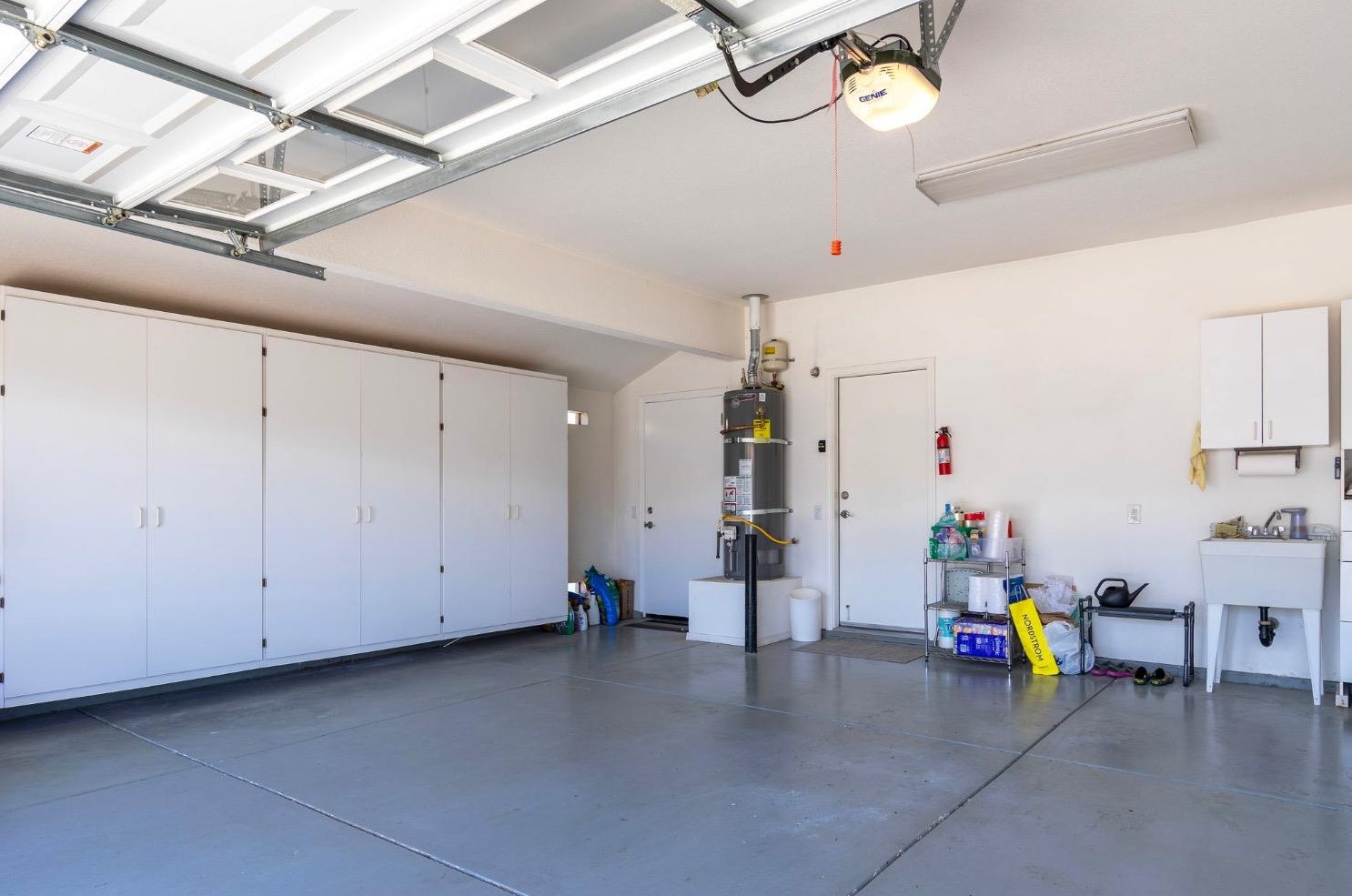 320 Shepherds Ct, Lincoln CA  95648-8601 exterior