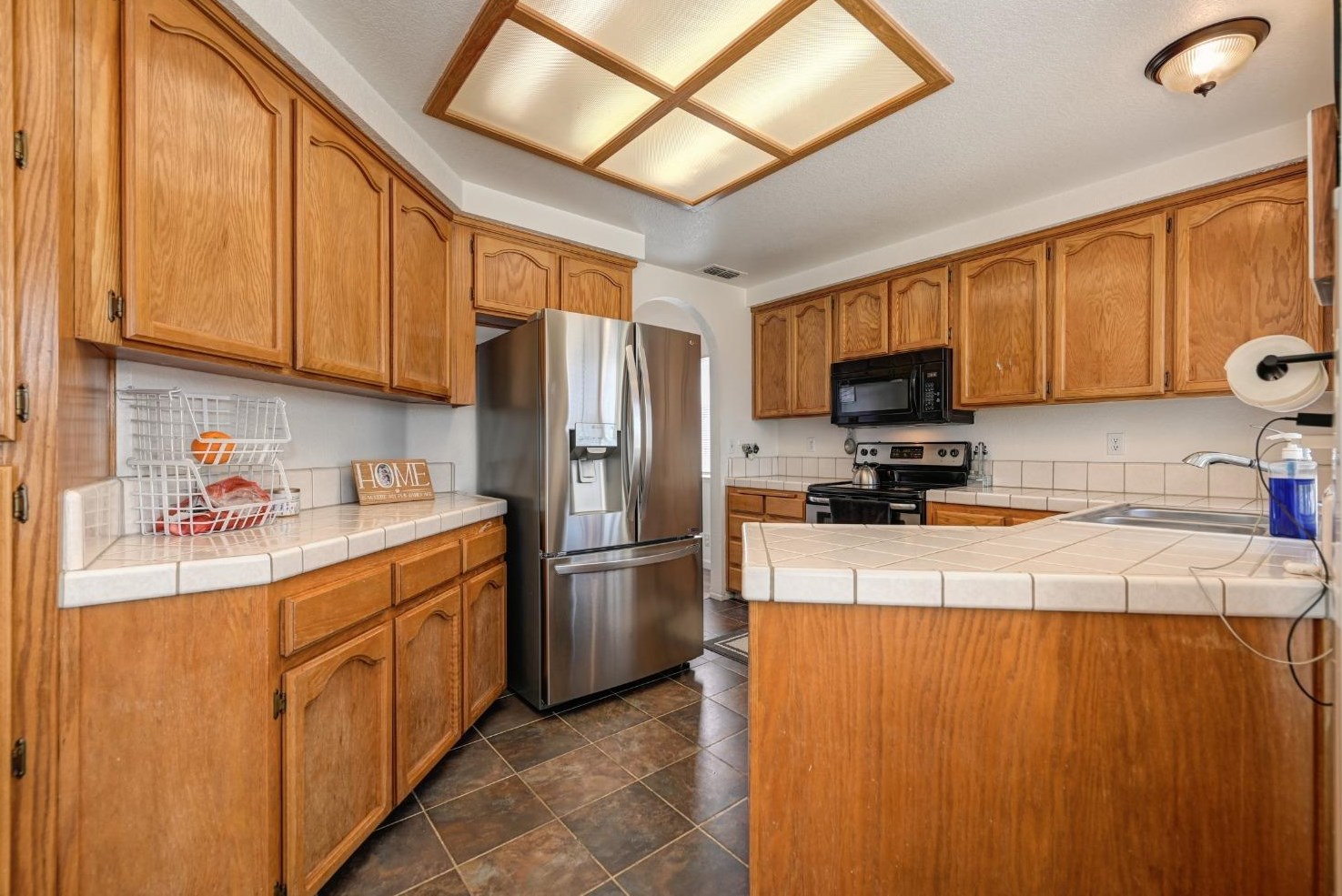 8220 Stevenson Ave, Sacramento CA  95828-5208 exterior