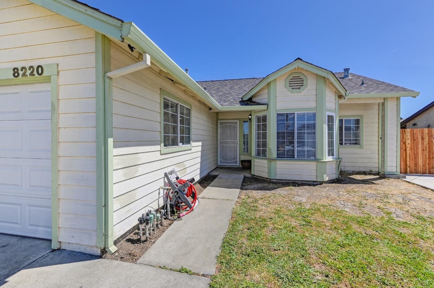 8220 Stevenson Ave, Sacramento, CA 95828-5208
