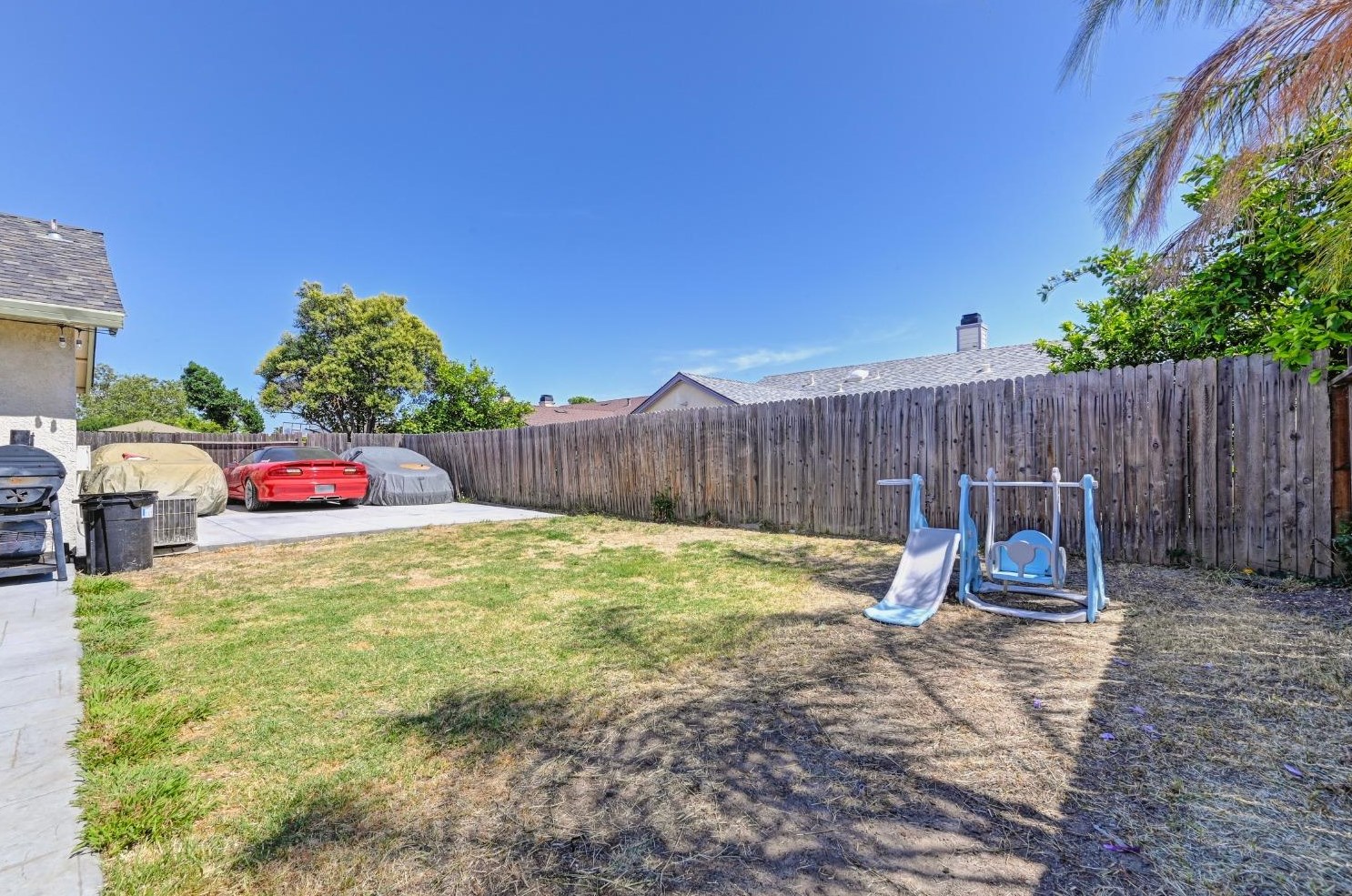 8220 Stevenson Ave, Sacramento CA  95828-5208 exterior