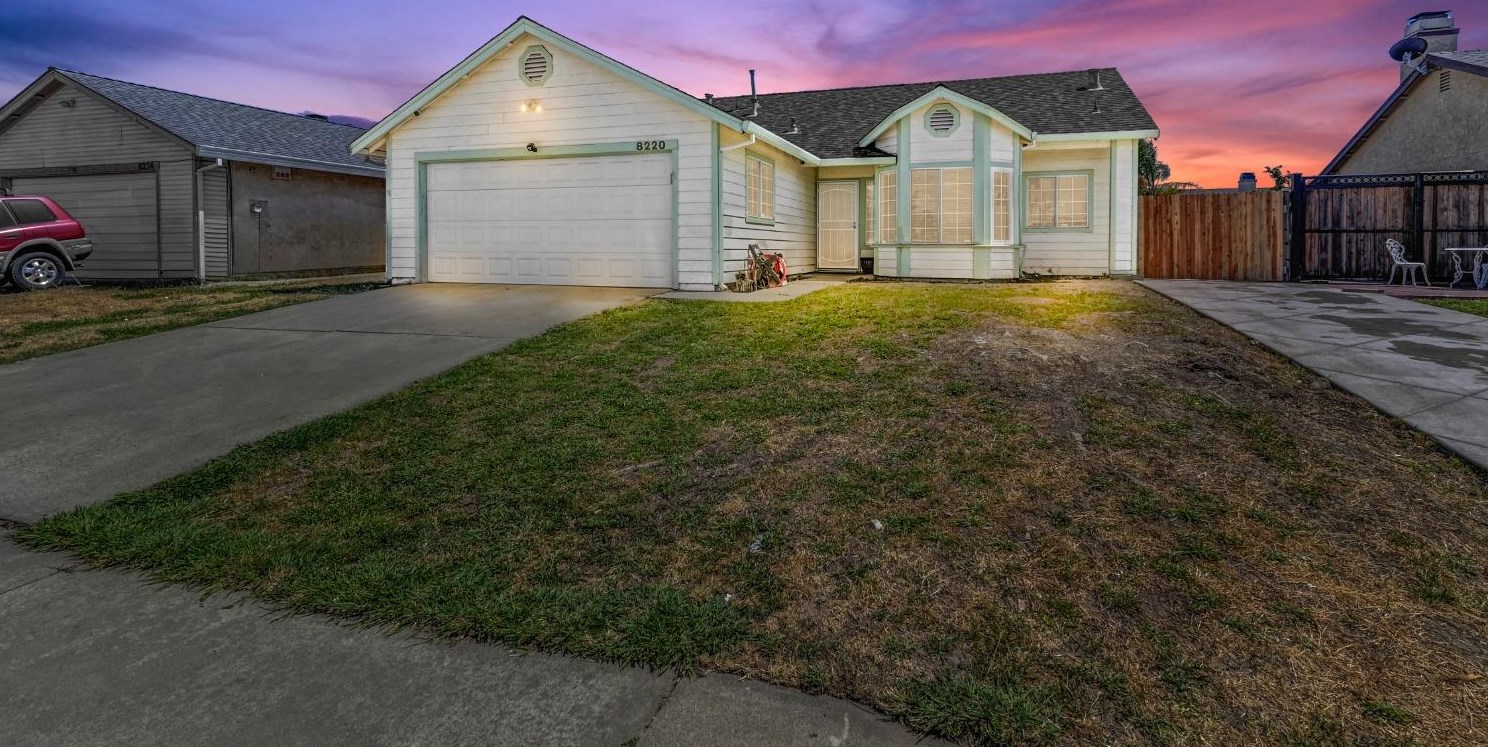 8220 Stevenson Ave, Sacramento CA  95828-5208 exterior