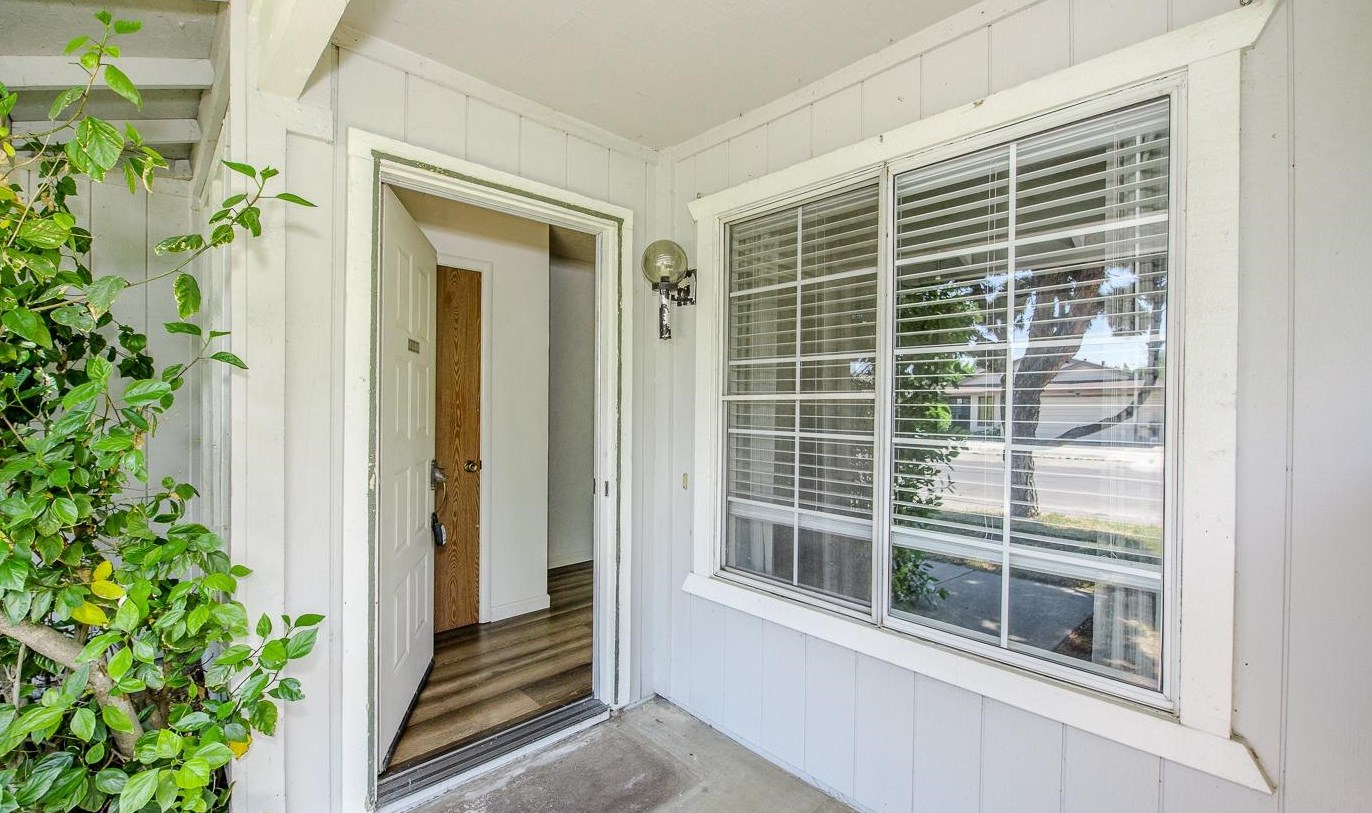 1375 Colfax Dr, Woodland, CA 95776-4299