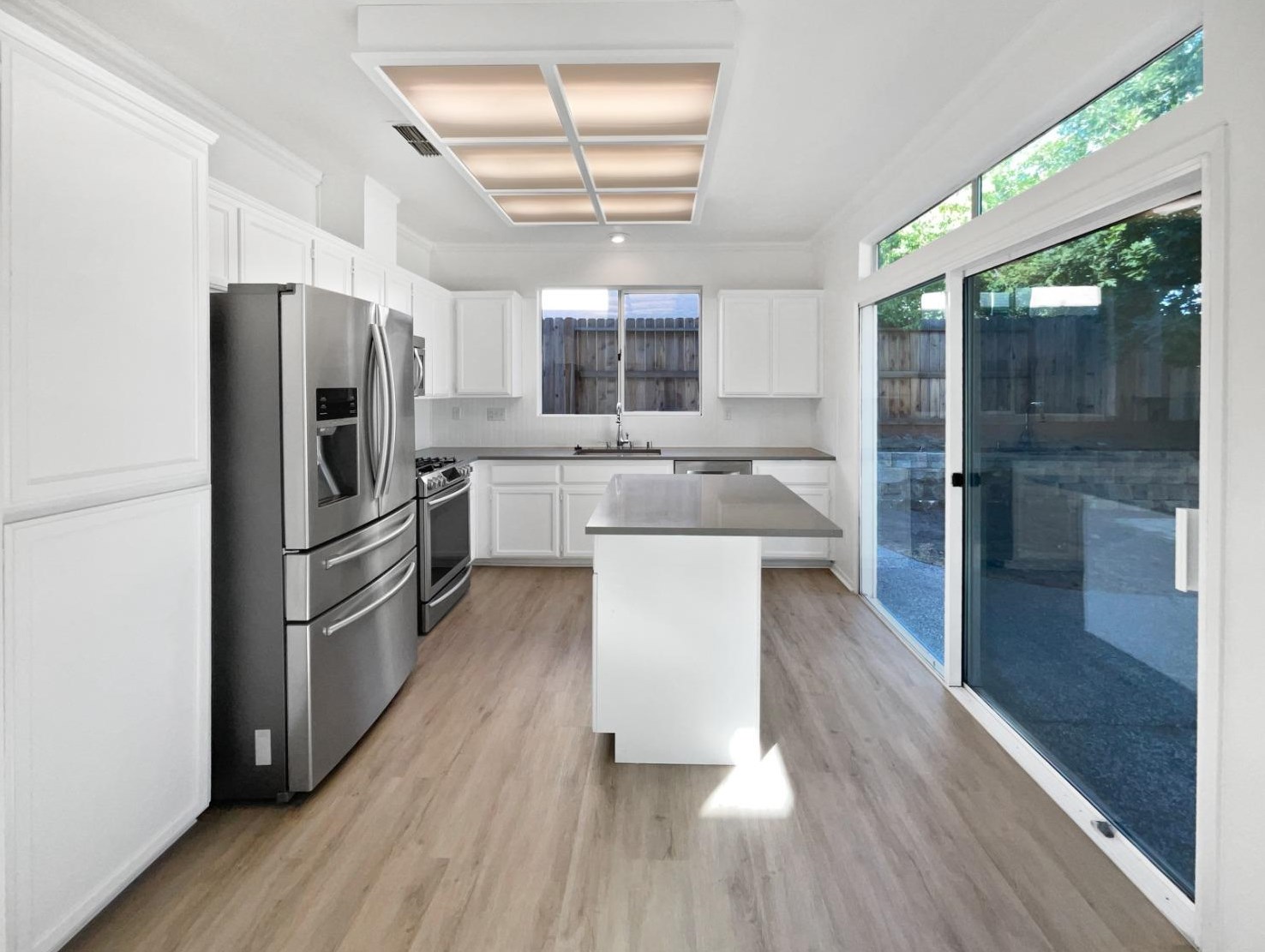 120 Austin Dr, Folsom, CA 95630-3503