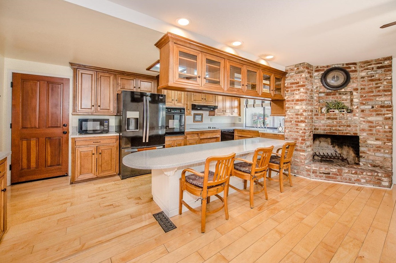 1412 Mckinley Ave, Woodland, CA 95695-5329