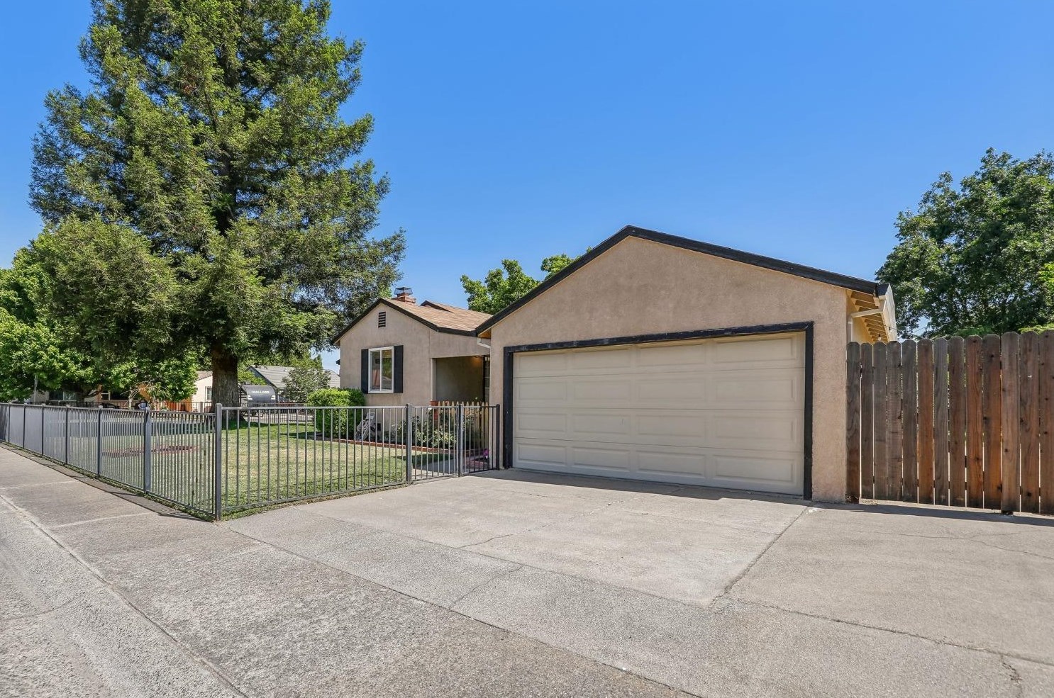 1575 Pennsylvania Ave, West Sacramento, CA 95691-3945