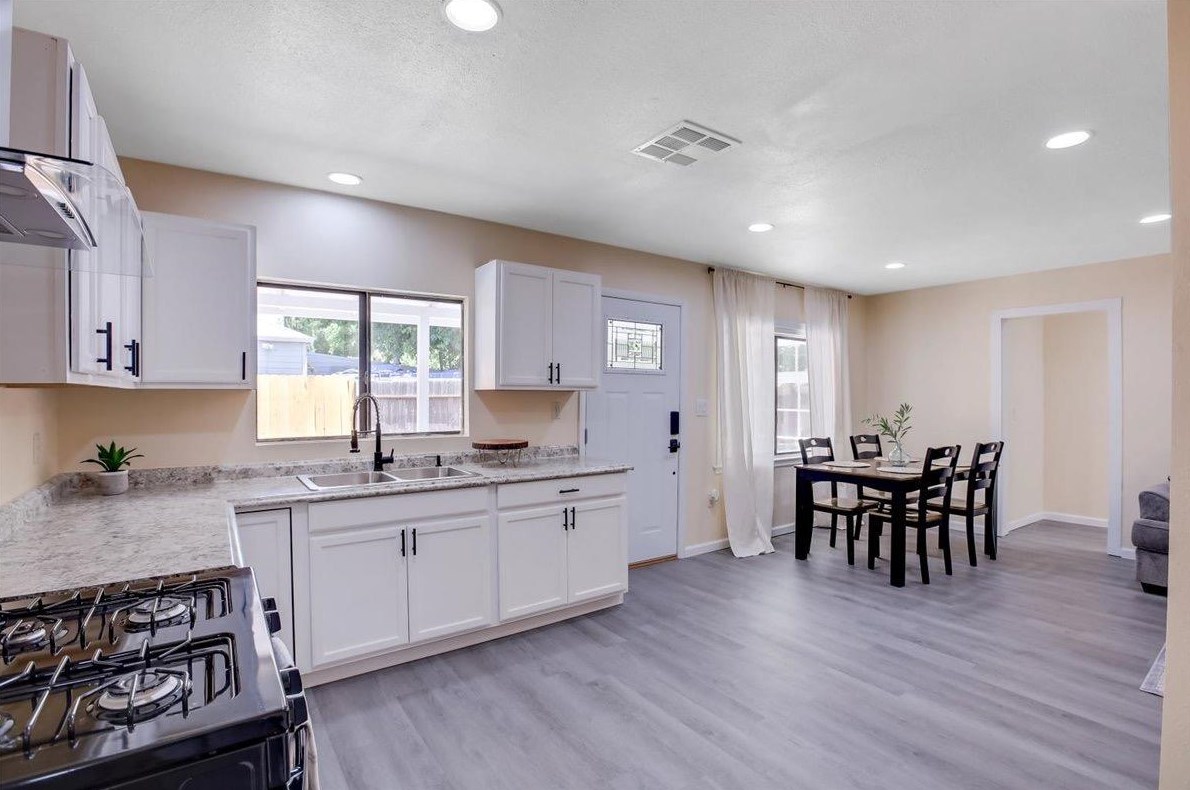 752 Jewell Ave, Yuba City CA  95991-5433 exterior