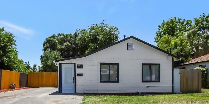 752 Jewell Ave, Yuba City CA  95991-5433 exterior