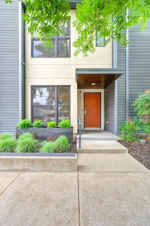 3520 4th Ave, Sacramento, CA 95817-3140