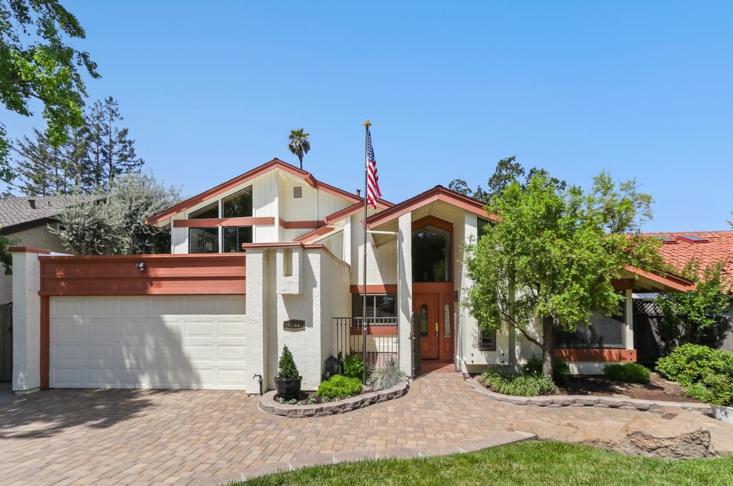 4744 Olive Oak Way, Carmichael, CA 95608-5662