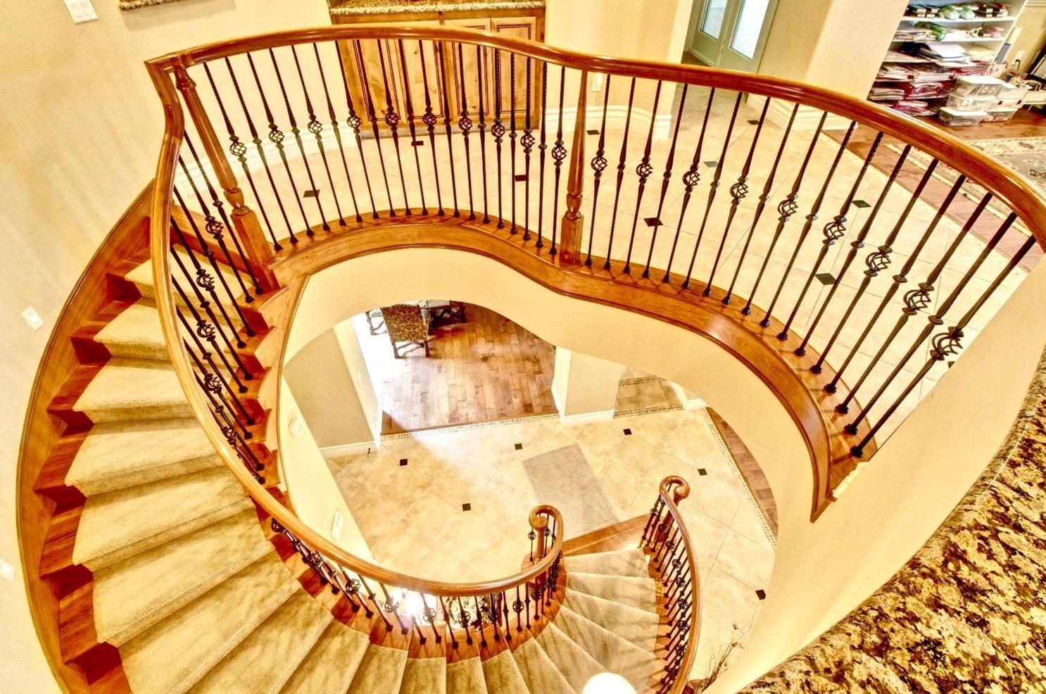 2506 Canal Dr, Lodi CA 95242-4818 exterior