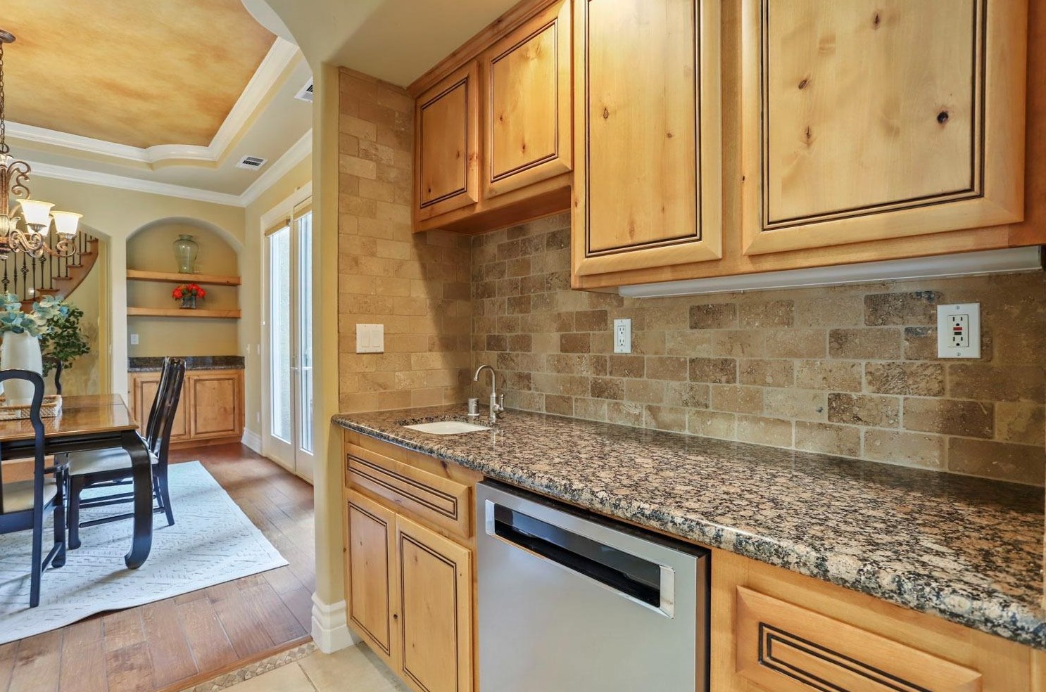 2506 Canal Dr, Lodi CA 95242-4818 exterior