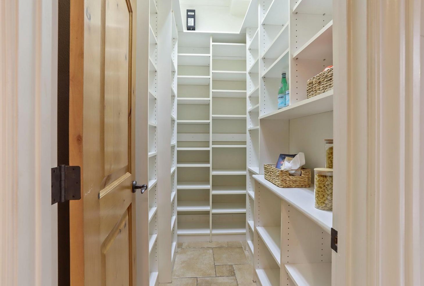 2506 Canal Dr, Lodi CA 95242-4818 exterior