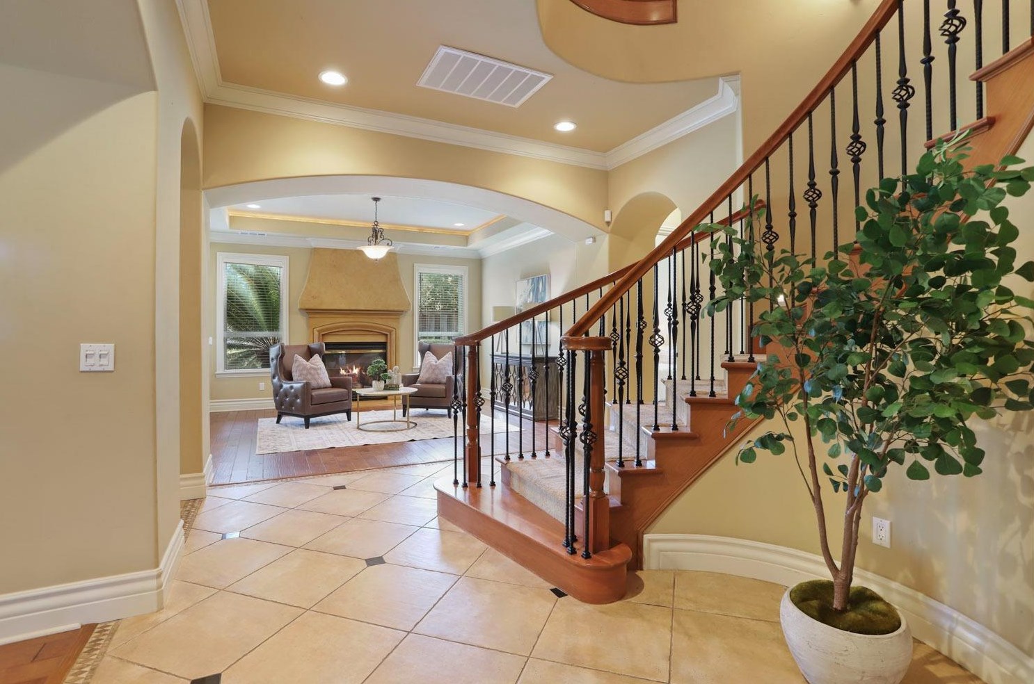 2506 Canal Dr, Lodi CA 95242-4818 exterior