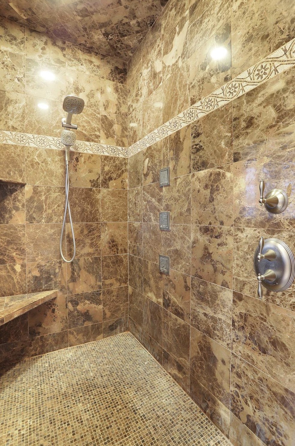 2506 Canal Dr, Lodi CA 95242-4818 exterior