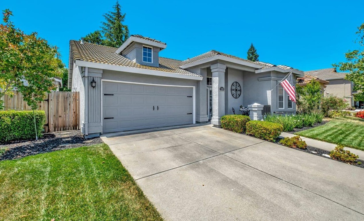3300 Grimshaw Way, Elk Grove, CA 95758-6427