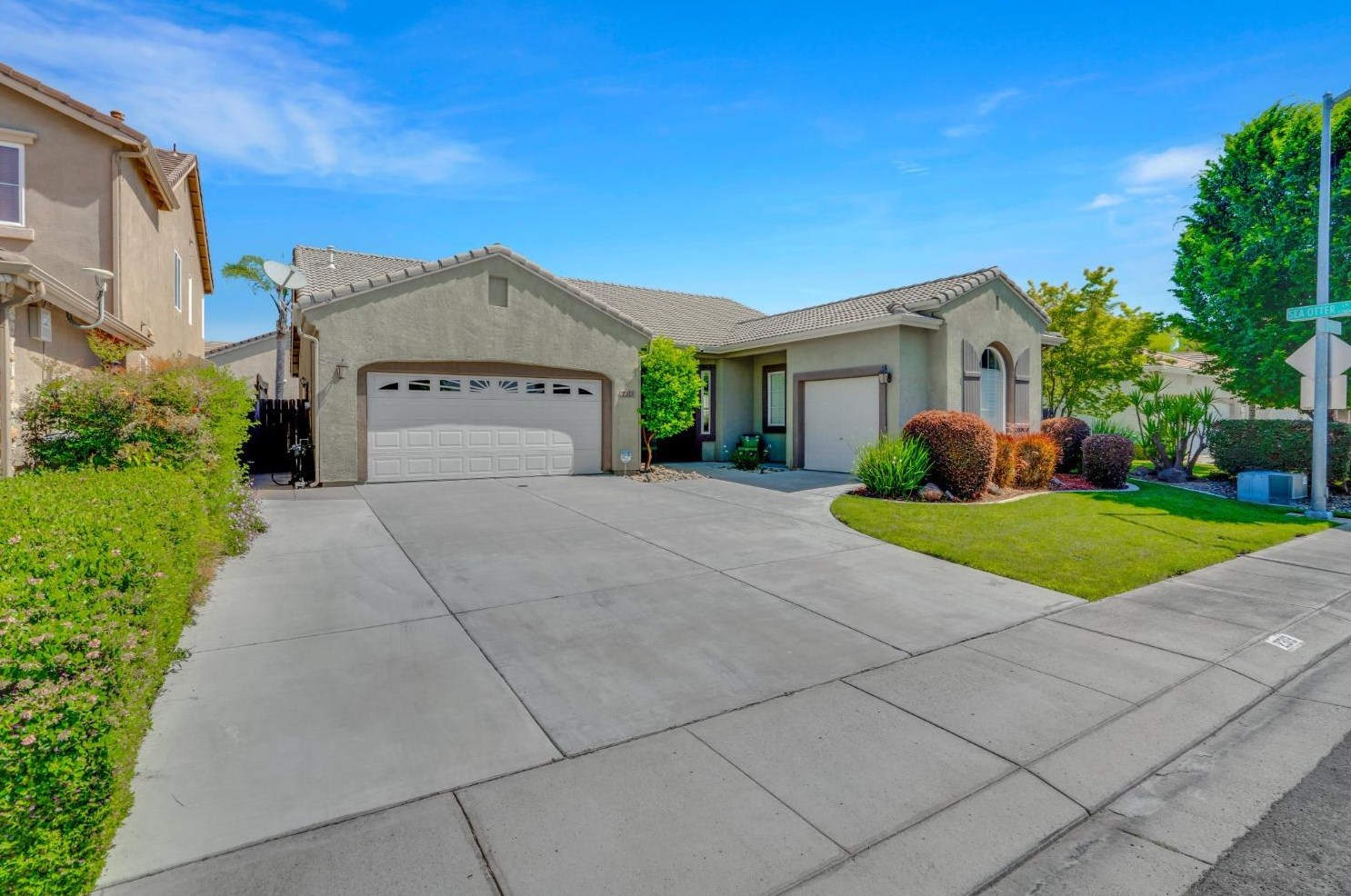 2313 Lovers Point Ln, Modesto, CA 95356-9209