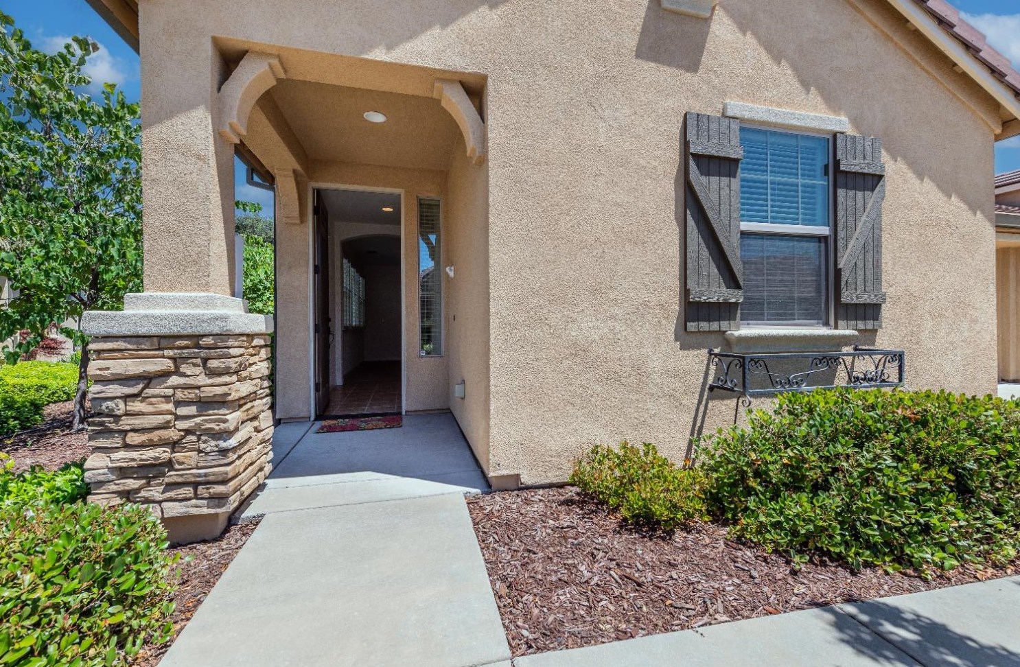 1353 Volonne Dr, Roseville, CA 95747