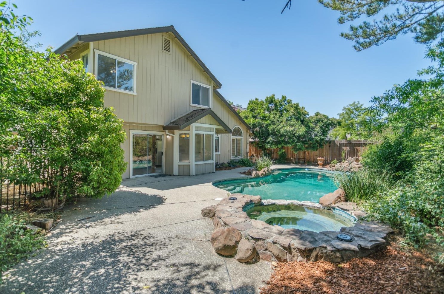 5627 Laguna Quail Way, Elk Grove, CA 95758-5710
